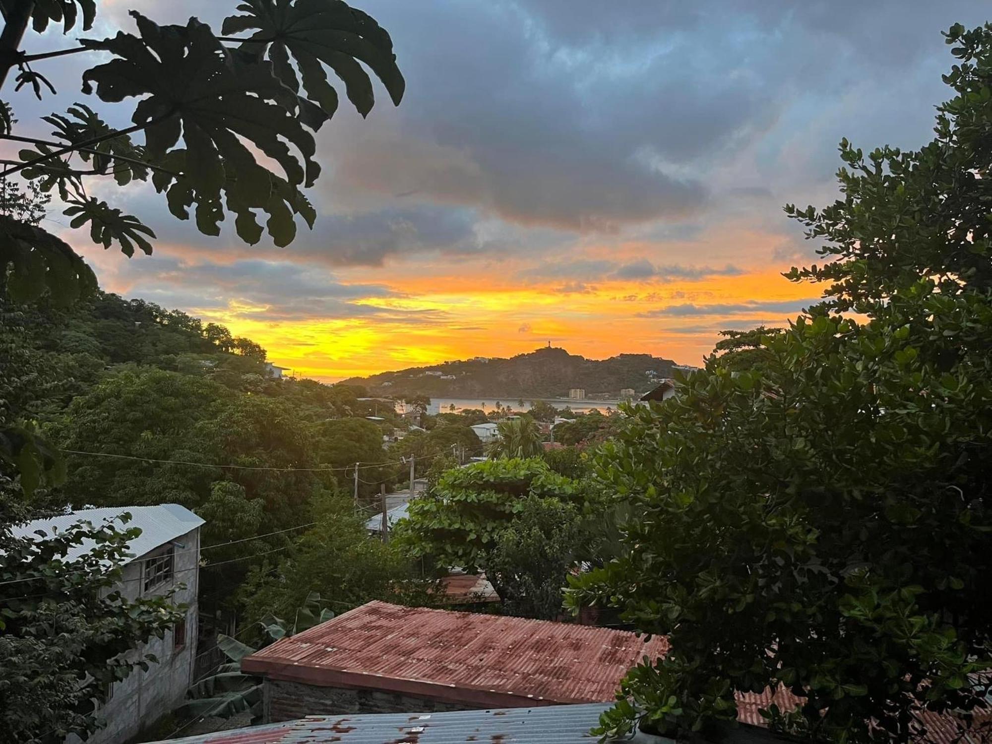 Buena Onda Backpackers Hotel San Juan del Sur Exterior photo