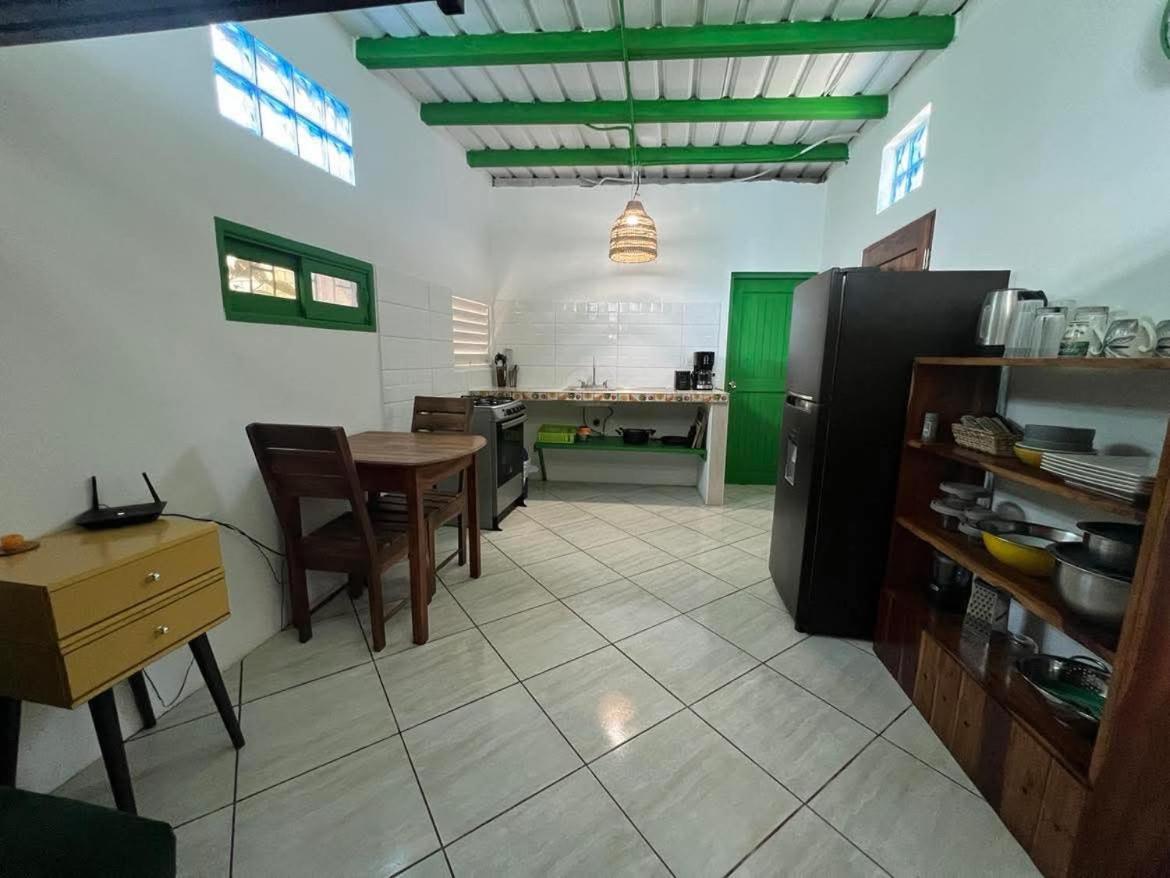 Buena Onda Backpackers Hotel San Juan del Sur Exterior photo